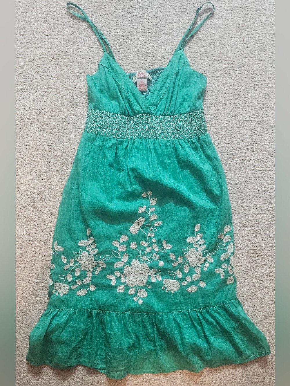 Flying Tomato bohemian sundress is crafted from a lightweight, teal-green Size S